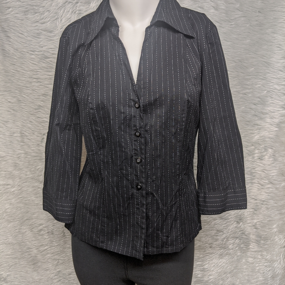☀️3/$15 Apostroph stretch button-down shirt sz 4